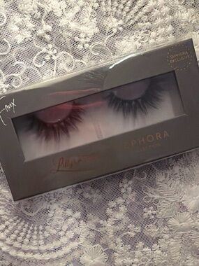 Beverly Drive Metallic Gray & Gold Eyelash Box